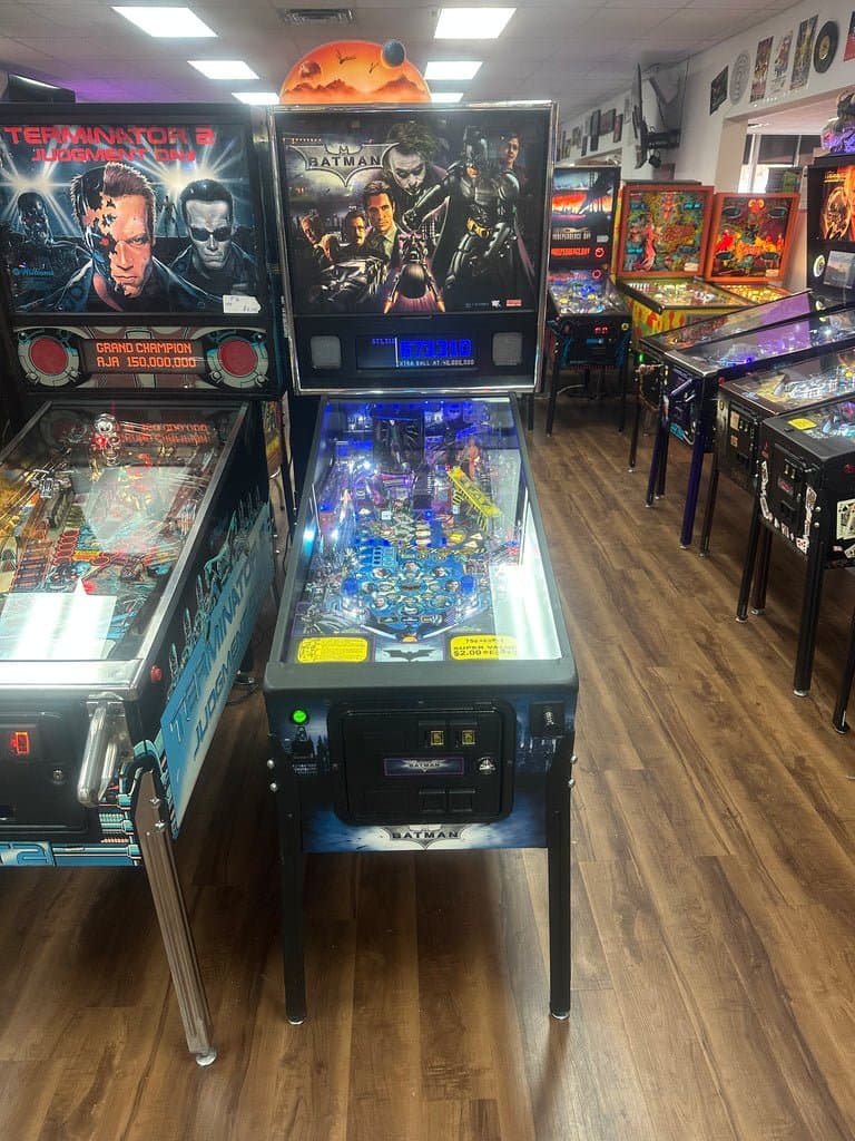 Stern Pinball Batman: The Dark Knight Pinball Machine for sale