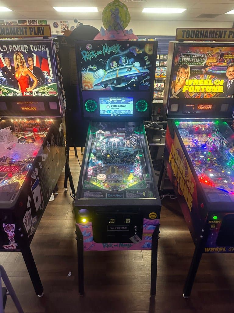 Spooky Pinball Rick and Morty Standard Pinball Machine for sale